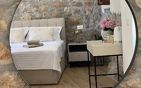 Monte Cristo Wines & Rooms